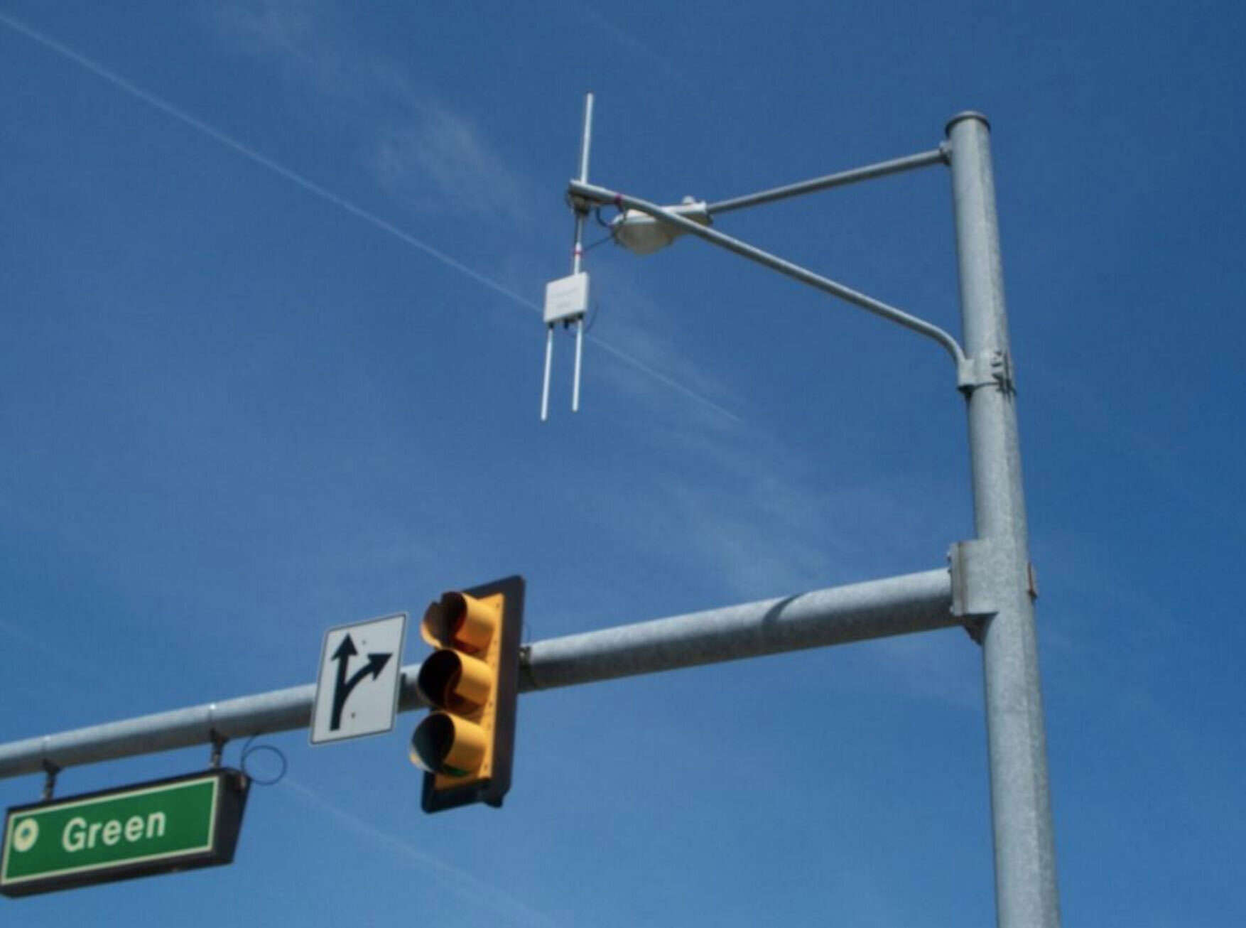 Traffic light with sensor